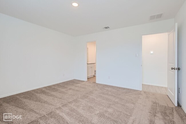 Building Photo - 2408 Lake Hls
