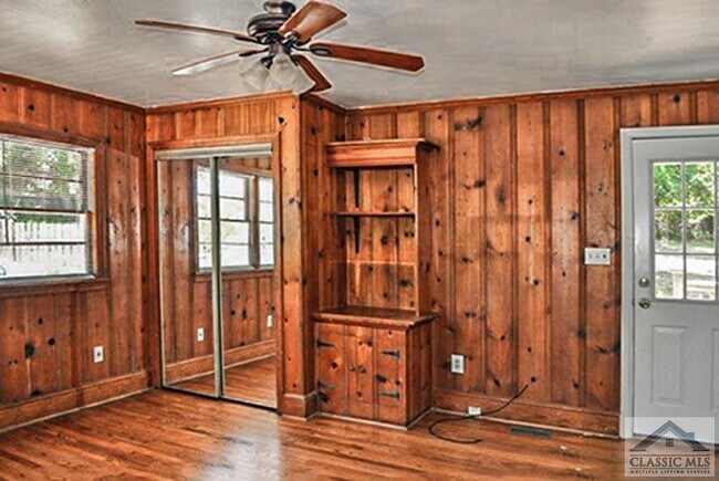 Building Photo - 129 Westover Dr