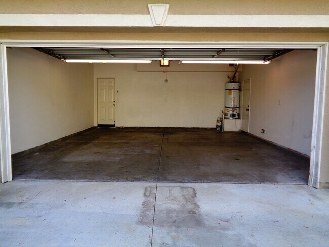 Building Photo - 1551 N Poconos Cir