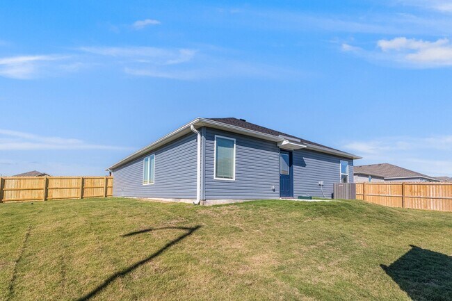 Building Photo - Welcome to your dream home *MOVE IN SPECIAL!*