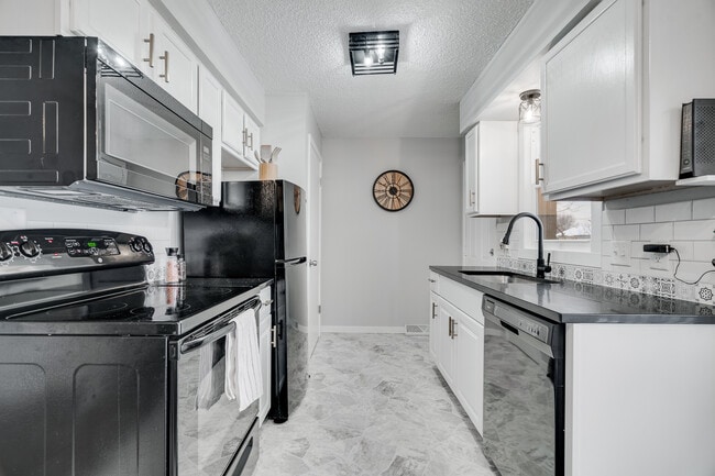 Building Photo - 414 Belle Aire Dr