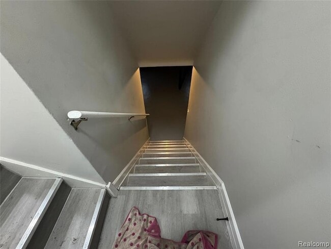 Building Photo - 1753 E Milton Ave