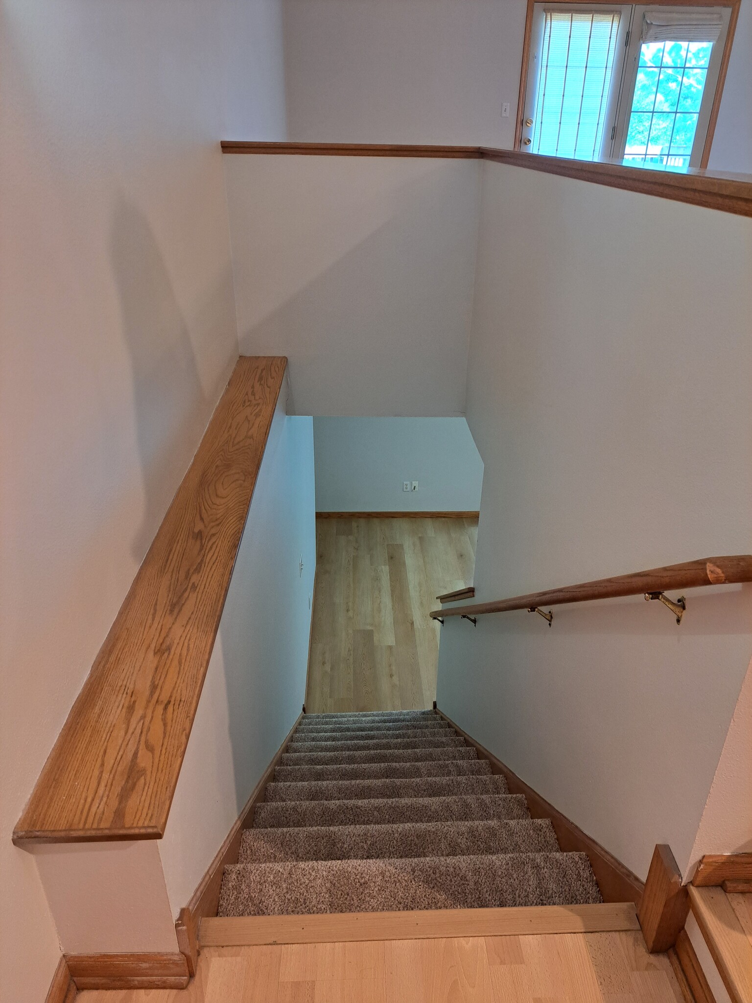 To/From Lower Level - 10 Jema Ct