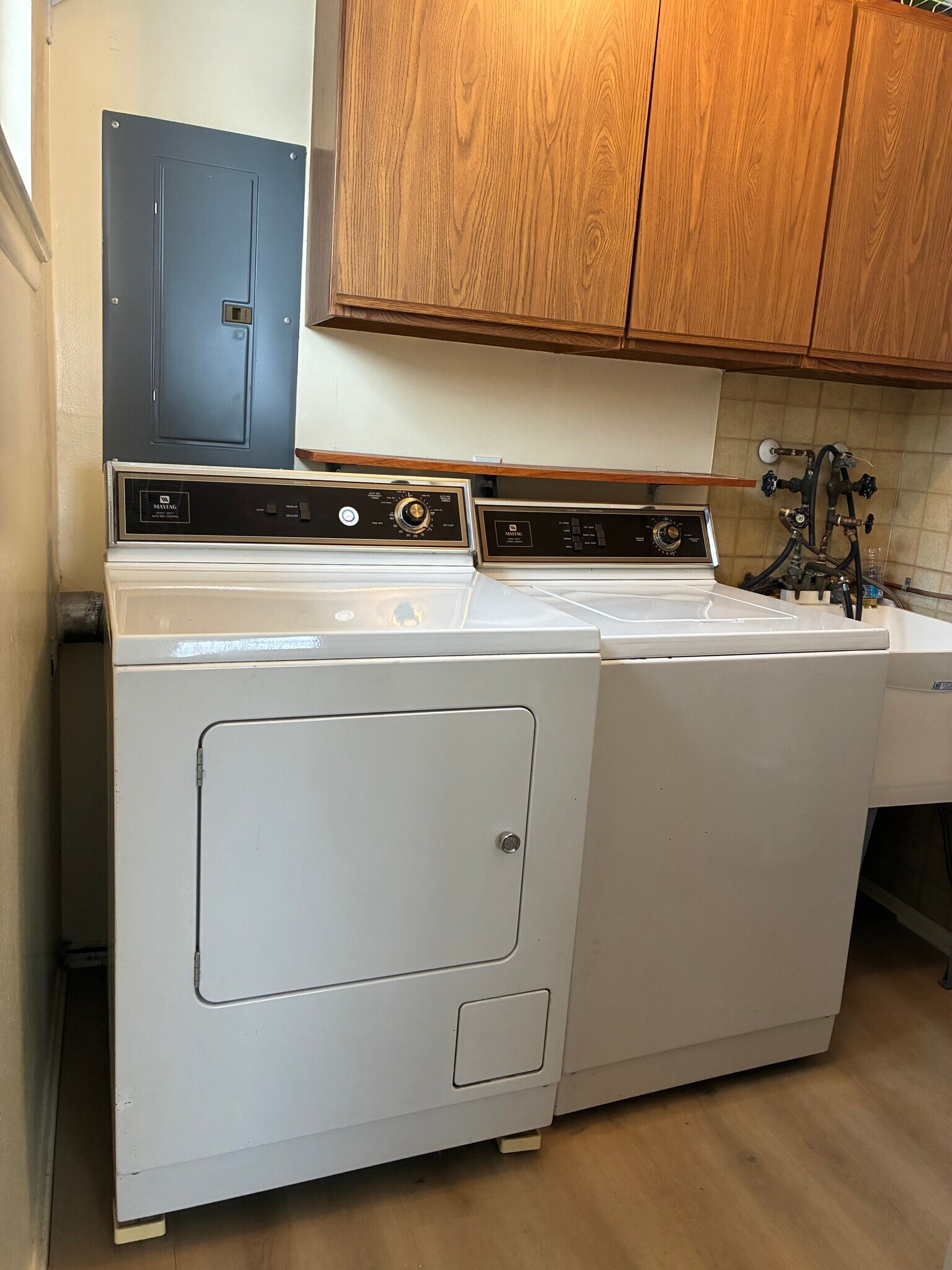 Building Photo - 1353 Stewart Ave