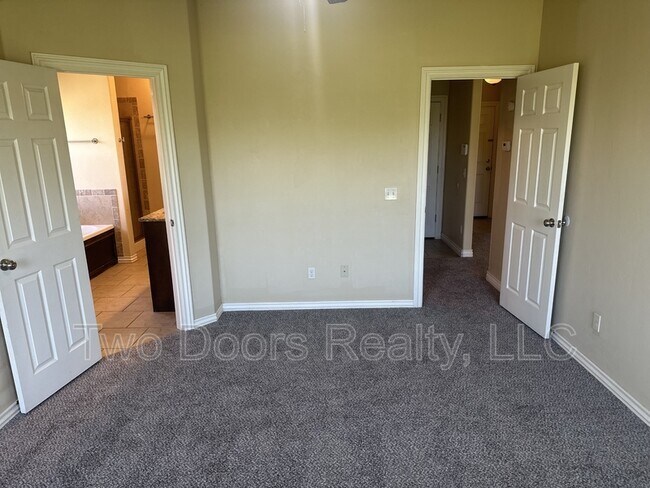 Building Photo - 8113 Waters Edge Way