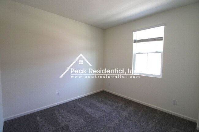Building Photo - Brand New Rocklin 4bd/3ba House with 2 Car...