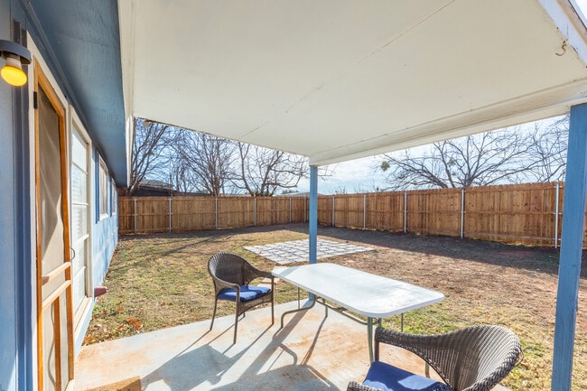 Building Photo - 5701 Quail Run St