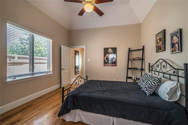 Building Photo - 15306 Coastal Oak Ct