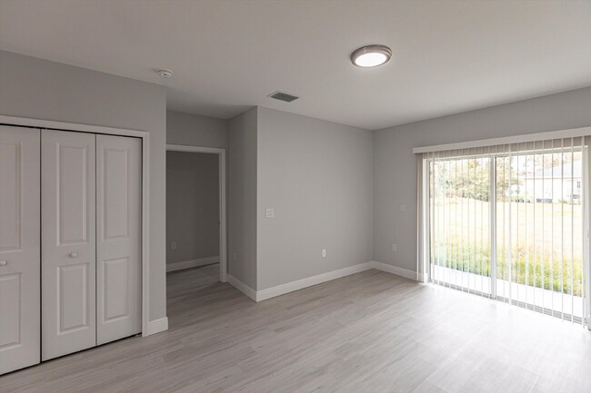 Building Photo - BRAND NEW Construction, 3 bed / 2 bath Ren...