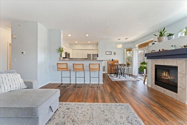 Building Photo - 8427 S Hoyt Way