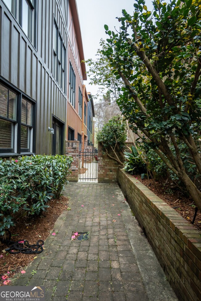 Building Photo - 118 Ruth Dr