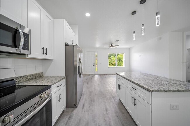 Building Photo - 3908 Garienda Ave