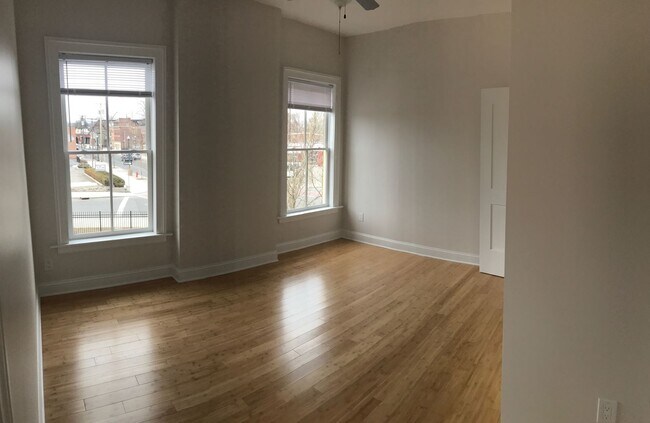 Building Photo - Stunning 1-Bedroom Apartment in the Heart of Schenectady!