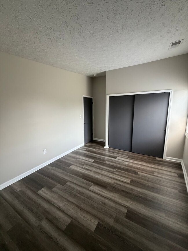 Building Photo - 9031 S Eldorado Dr