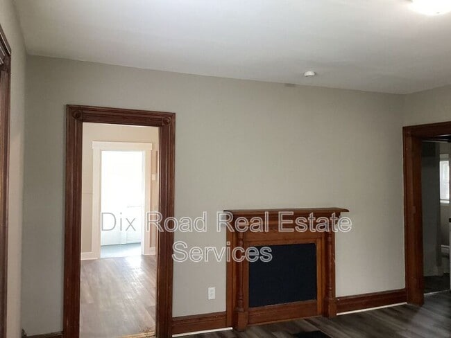 Building Photo - 335 Watervliet Ave