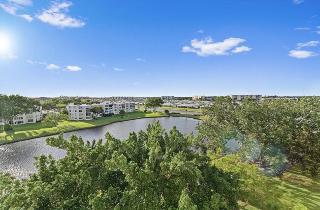 Building Photo - 14623 Bonaire Blvd