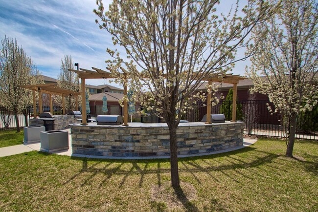 Building Photo - Find Your Perfect Fit At Terra Vida!