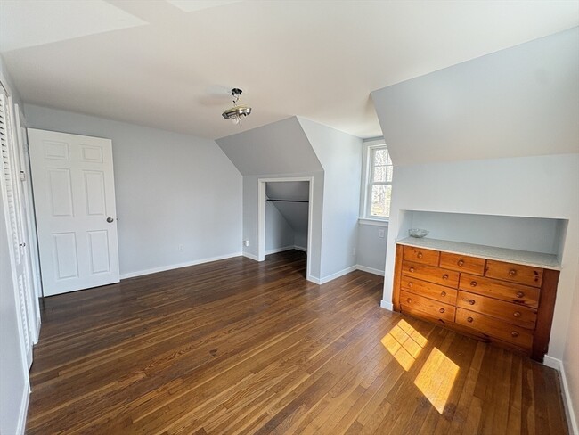 Building Photo - 111 Holden St