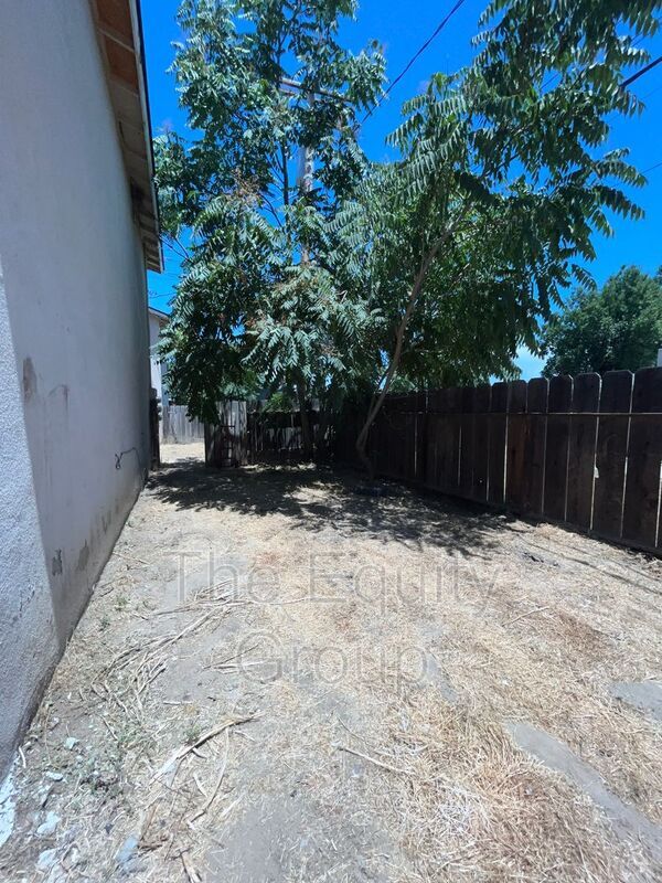 Building Photo - 624 N Garden St