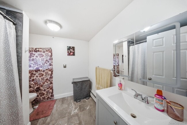 Building Photo - 4 Old Rd