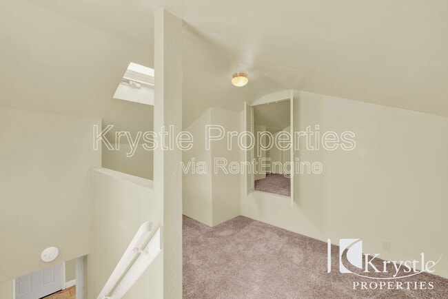 Building Photo - 549 Cedar St