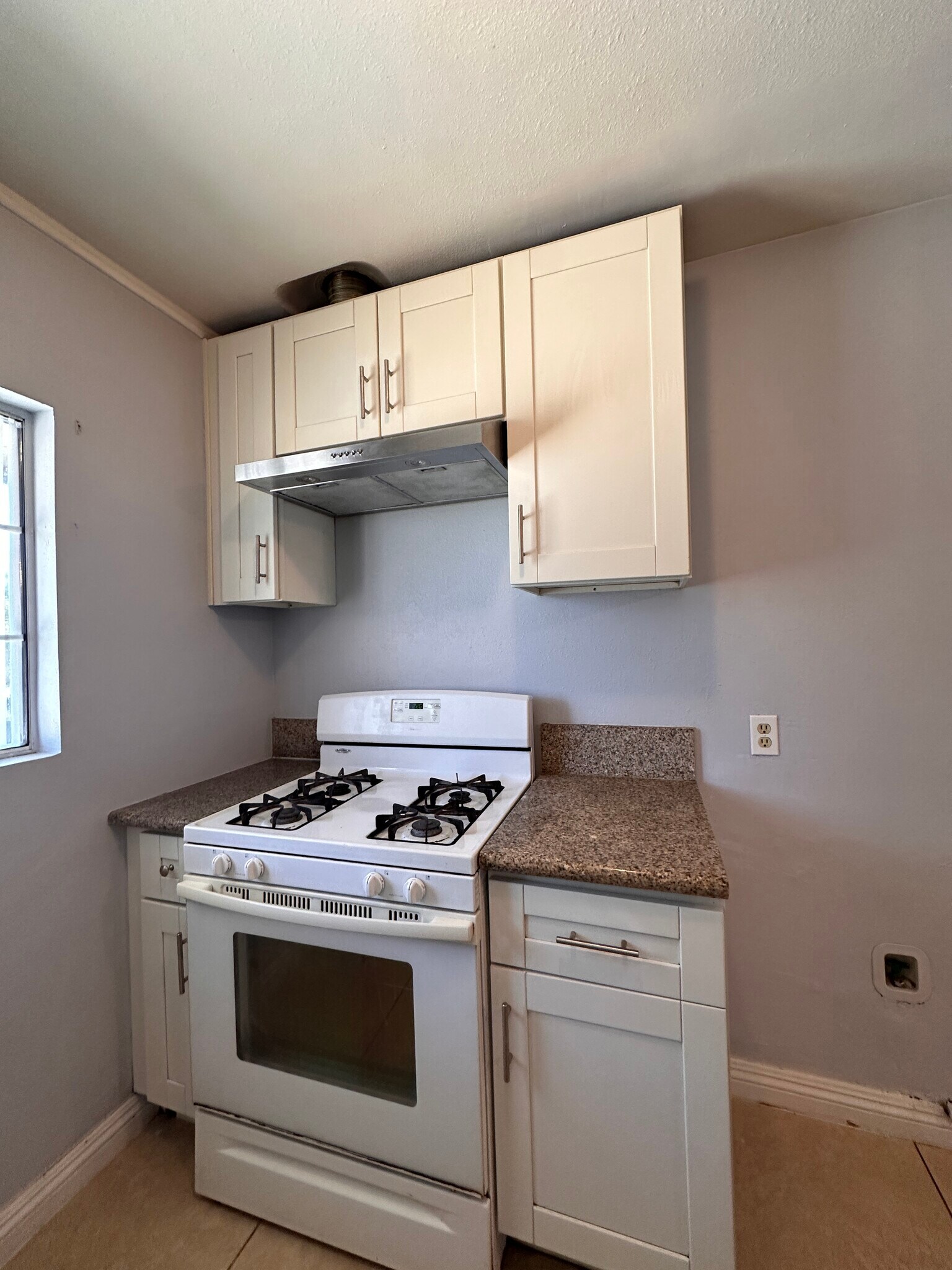 Building Photo - 3687 Pioneer Dr