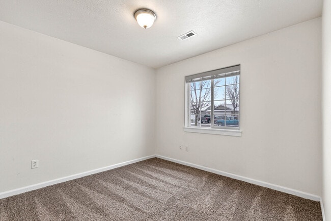 Building Photo - 1920 N Cavalier Rd