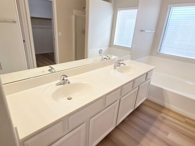 Building Photo - Remodeled 3-bedroom at Cooper and Warner/Ray