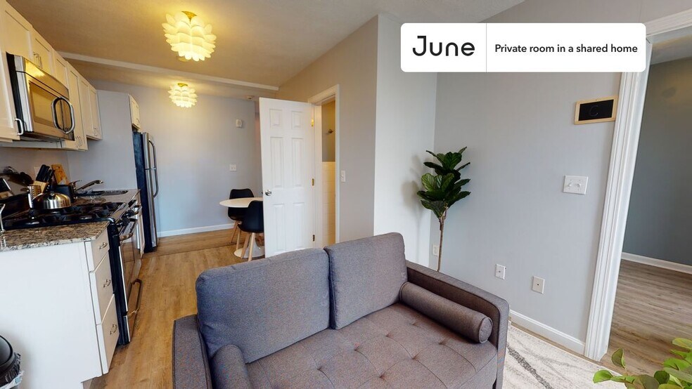 Building Photo - Room in Shared 3 bed/1 bath home