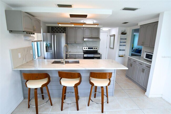 Building Photo - 3839 Star Island Dr