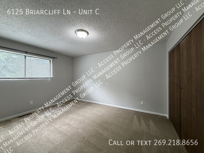 Building Photo - 6125 Briarcliff Ln