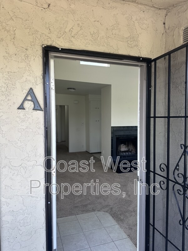 Building Photo - 4377 W Point Loma Blvd