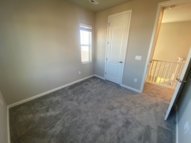 Building Photo - Fantastic Paired Home in Castle Rock