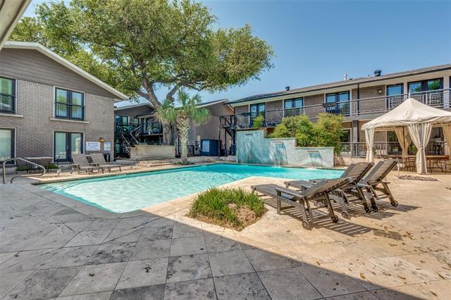 Building Photo - 10211 Regal Oaks Dr