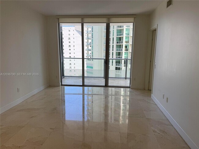 Building Photo - 1300 Brickell Bay Dr