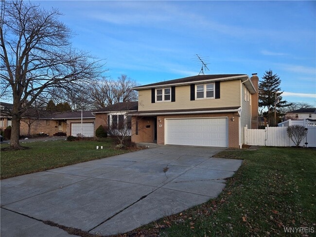 Building Photo - 161 Foxpoint W