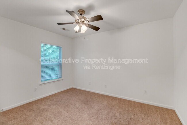 Building Photo - 590 Summer Hill Way