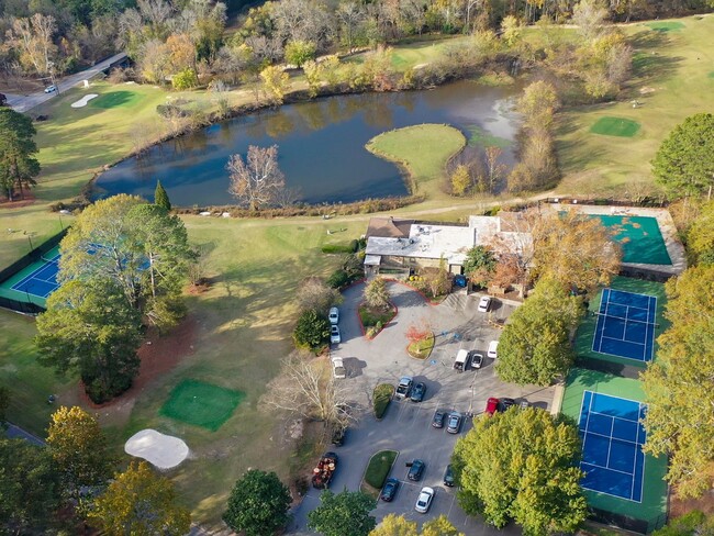 Building Photo - 2 Bed Condo Available In Cross Creek Commu...