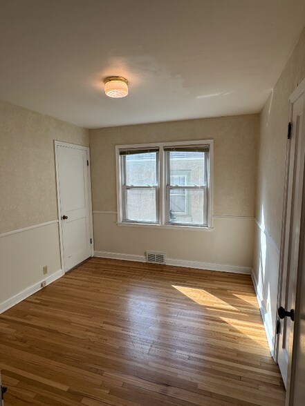 Building Photo - 4634 Cedar Ave S