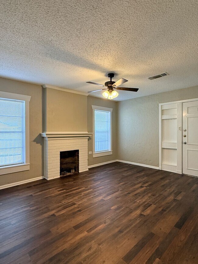 Building Photo - 2500 Taylor St