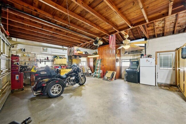 Building Photo - 1369 Whitacre Dr