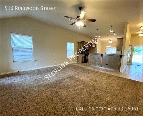 Building Photo - 916 Ringwood St