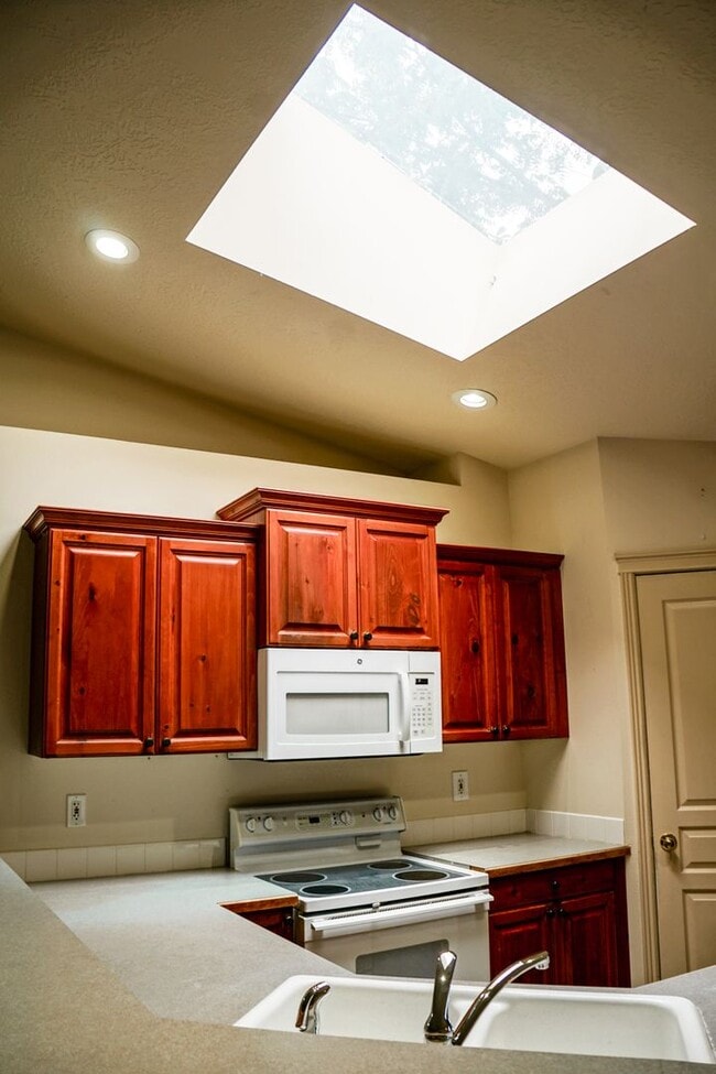 Building Photo - A Garden City Gem Near Parks, Dining & the Greenbelt