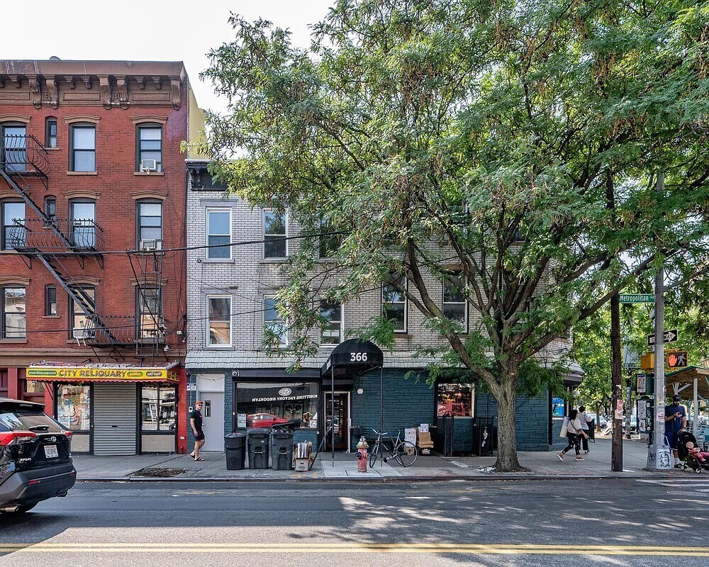 outside building - 366 Metropolitan Ave