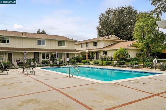 Building Photo - 412 Carrillo Ct