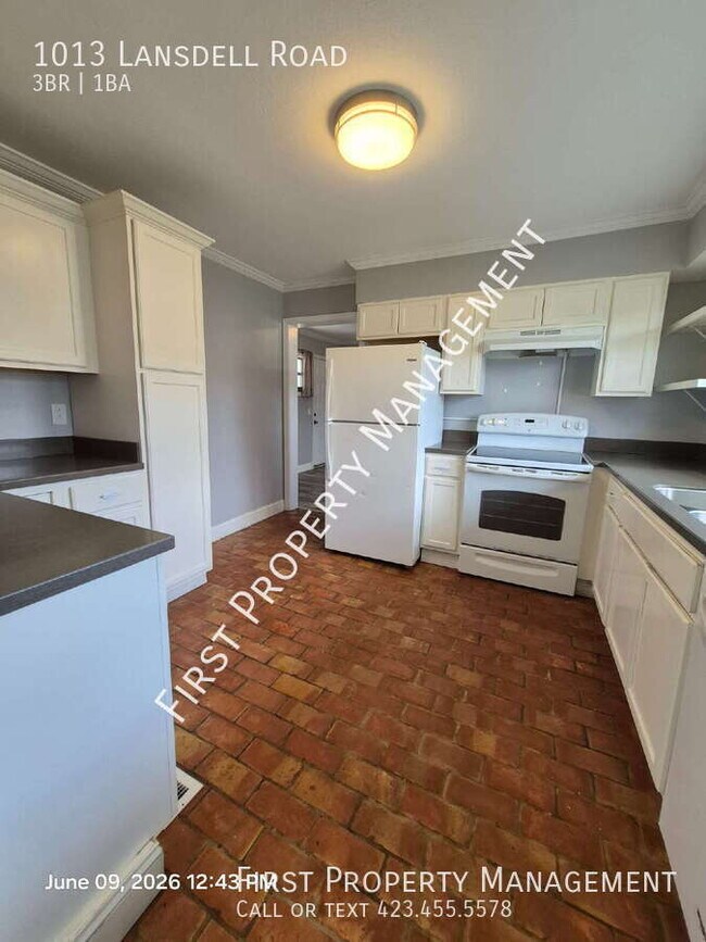 Building Photo - 1013 Lansdell Rd