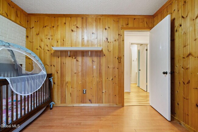 Building Photo - 25A Pine Ln