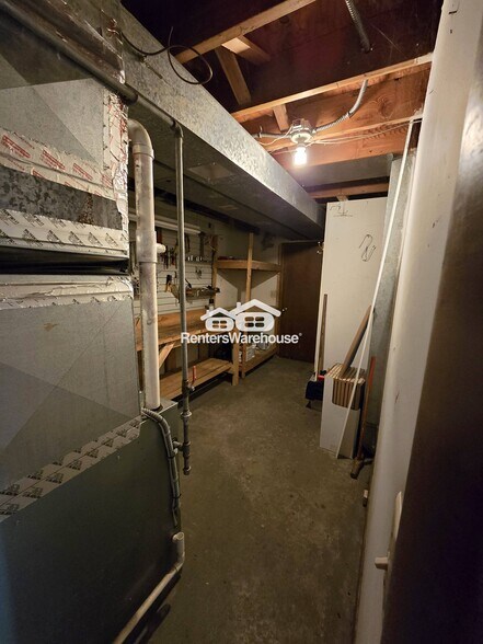 Building Photo - 32 Woodpecker Ridge Rd