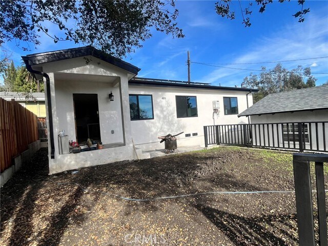 Building Photo - 4909 Aldama St