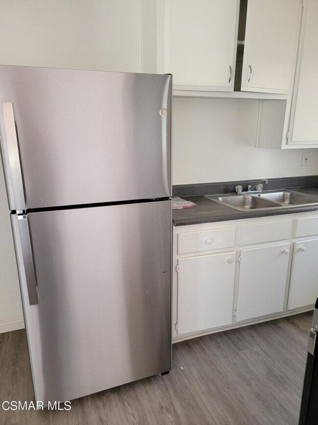 Building Photo - Affordable and Charming 1 bedroom / 1 bathroom apartmen